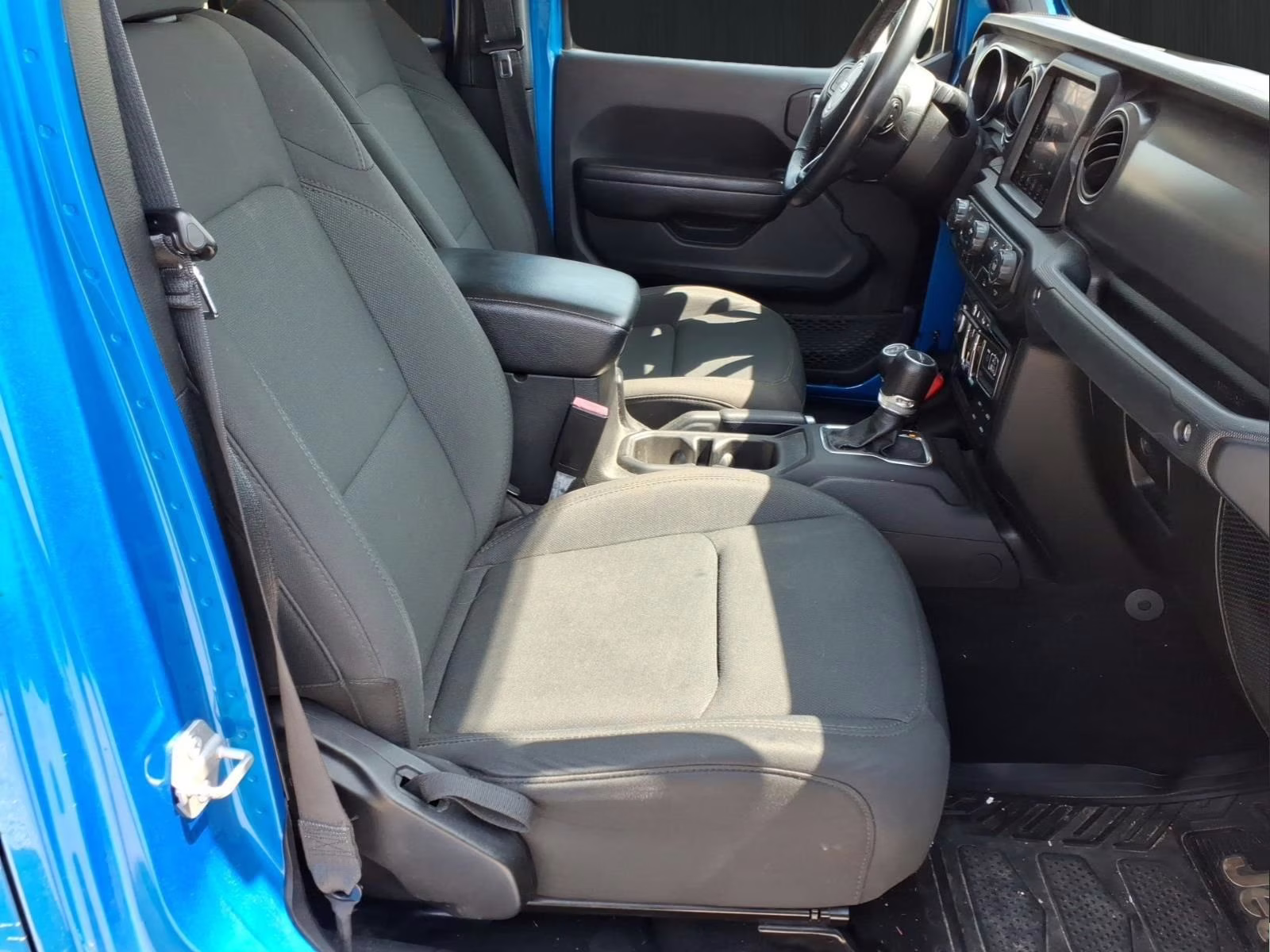 2021 Hydro Blue Pearlcoat Jeep Gladiator Willys 4X4 Truck