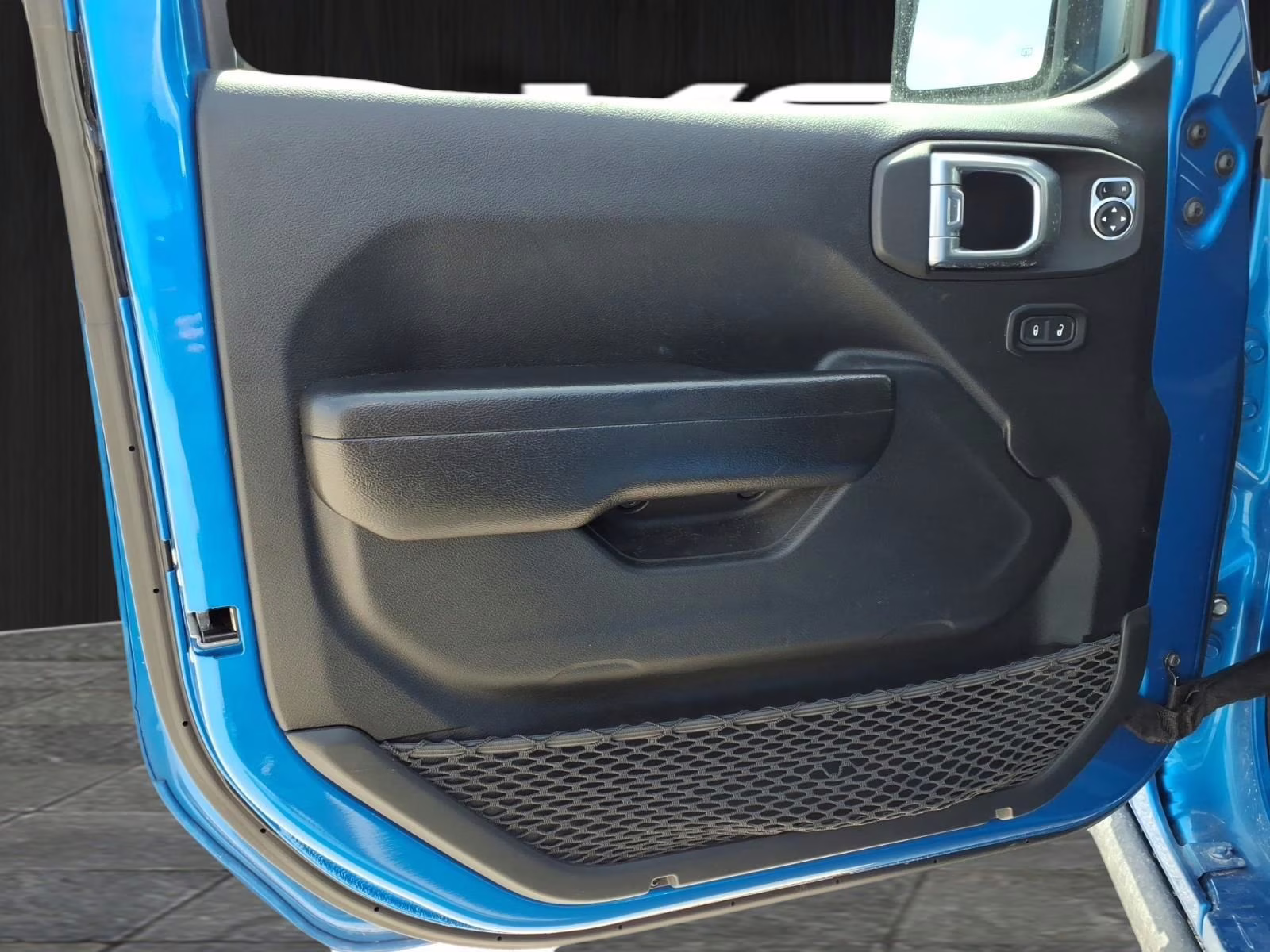 2021 Hydro Blue Pearlcoat Jeep Gladiator Willys 4X4 Truck