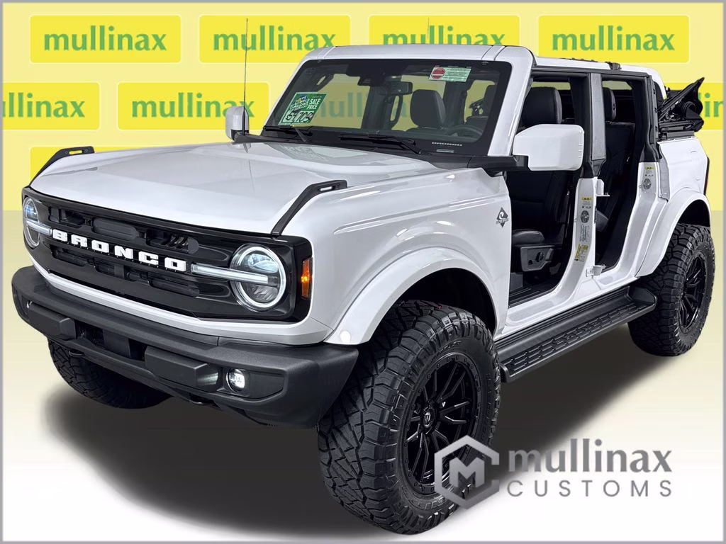 2026 Oxford White Ford Bronco Outer Banks 4X4 SUV