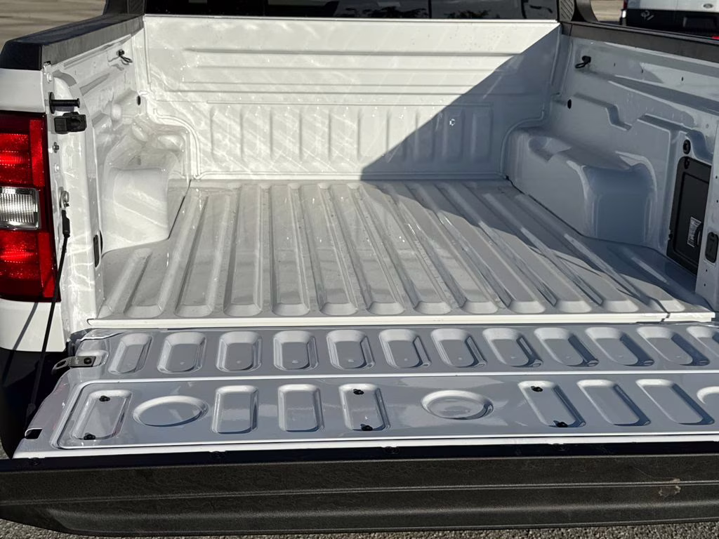 2026 Oxford White Ford Maverick XL AWD Truck