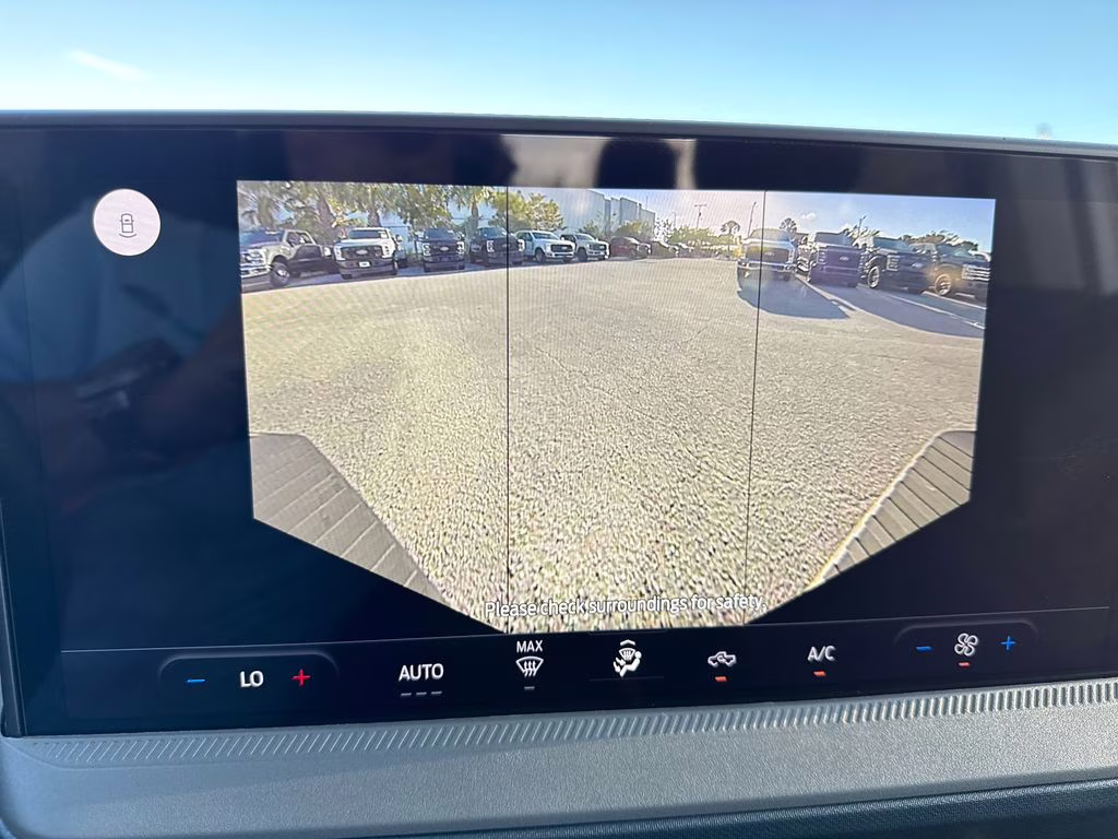 2026 Oxford White Ford Maverick XL AWD Truck