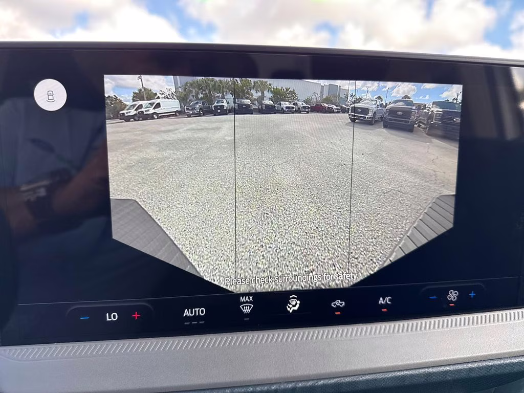 2026 Oxford White Ford Maverick XL AWD Truck