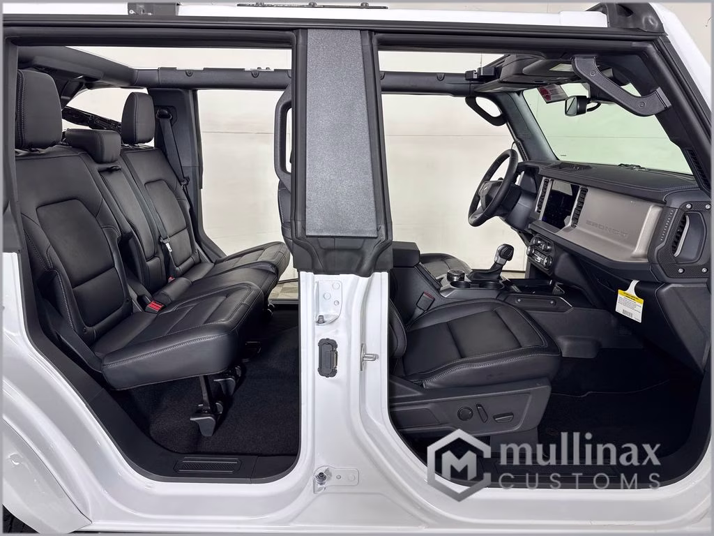 2026 Oxford White Ford Bronco Outer Banks 4X4 SUV