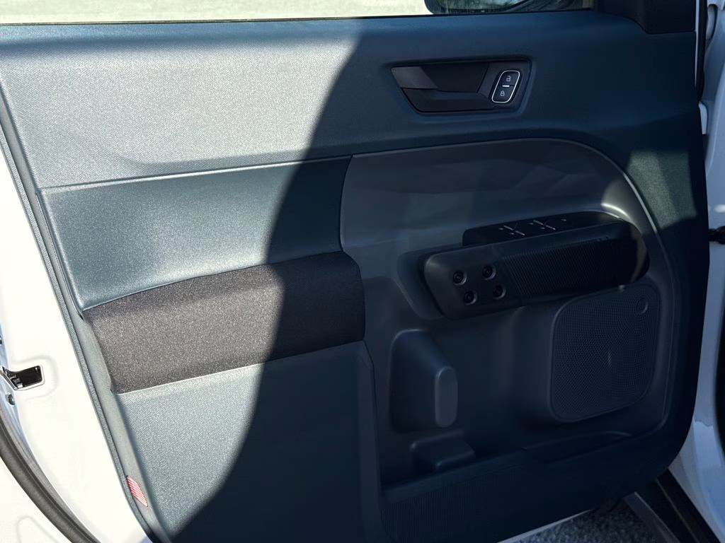 2026 Oxford White Ford Maverick XL AWD Truck