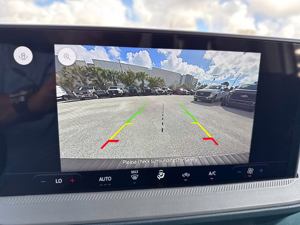 2026 Oxford White Ford Maverick XL AWD Truck