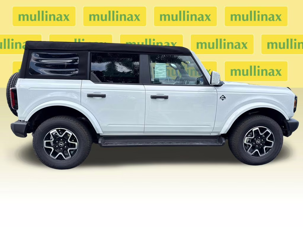 2026 Oxford White Ford Bronco Outer Banks 4X4 SUV