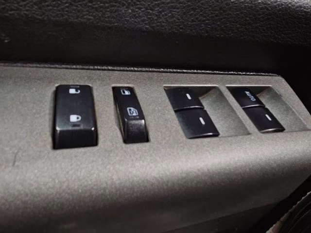 2011 Oxford White Ford Super Duty F-250 SRW Lariat 4X4 Truck