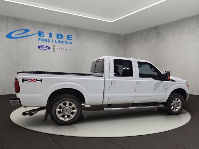 2011 Oxford White Ford Super Duty F-250 SRW Lariat 4X4 Truck