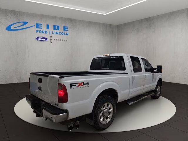 2011 Oxford White Ford Super Duty F-250 SRW Lariat 4X4 Truck