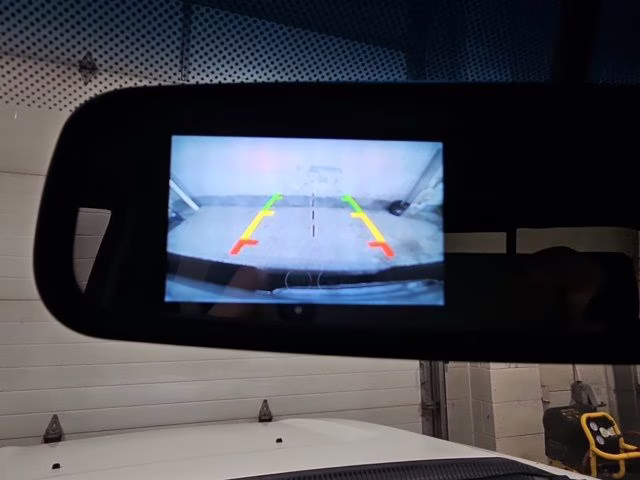 2011 Oxford White Ford Super Duty F-250 SRW Lariat 4X4 Truck