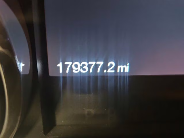 2011 Oxford White Ford Super Duty F-250 SRW Lariat 4X4 Truck