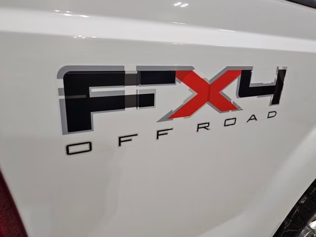 2011 Oxford White Ford Super Duty F-250 SRW Lariat 4X4 Truck