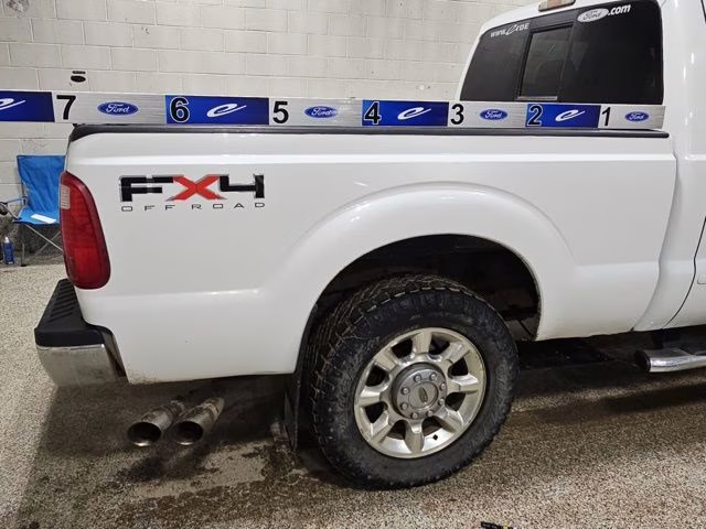 2011 Oxford White Ford Super Duty F-250 SRW Lariat 4X4 Truck