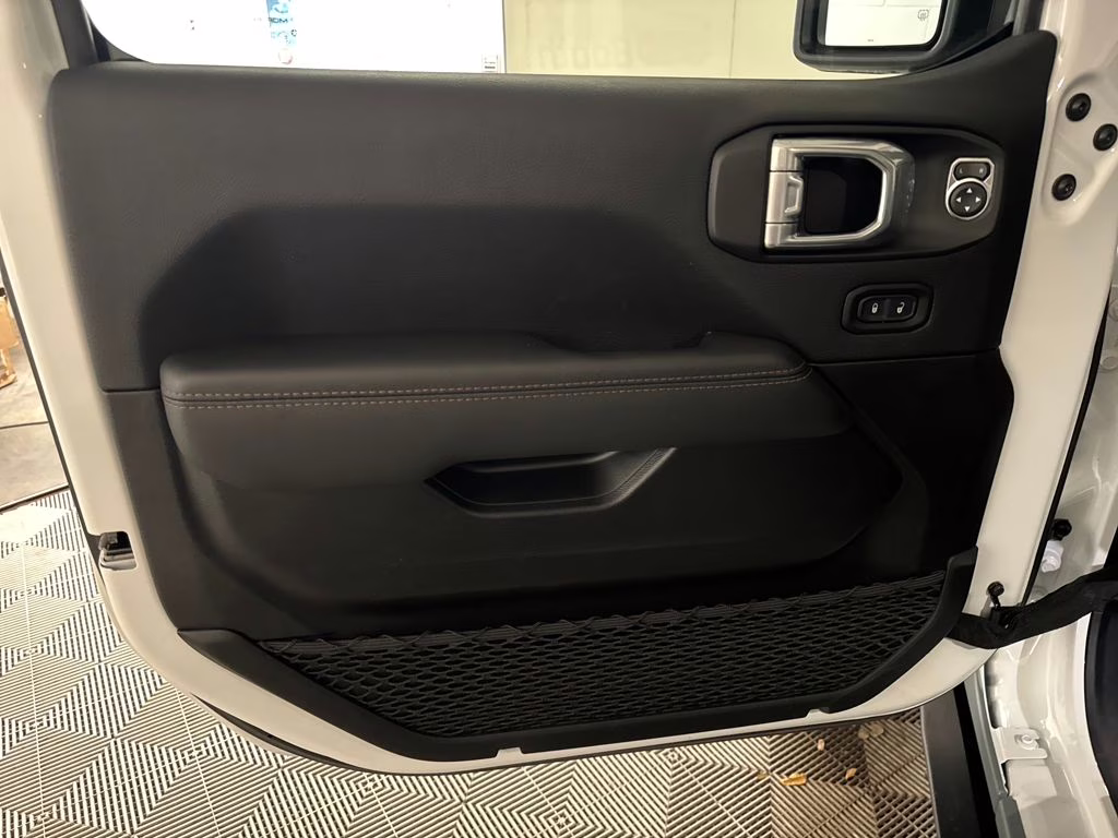 2022 Bright White Clearcoat Jeep Wrangler Unlimited Rubicon 392 4X4 SUV