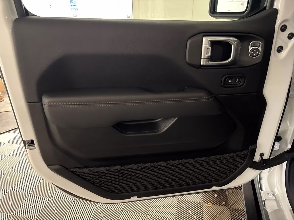 2022 Bright White Clearcoat Jeep Wrangler Unlimited Rubicon 392 4X4 SUV