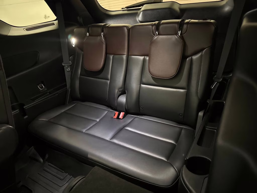 2020 Star White Metallic Tri-Coat Ford Explorer Platinum 4X4 SUV