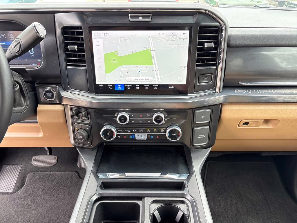 2026 Oxford White Ford Super Duty F-250 SRW Lariat 4X4 Truck