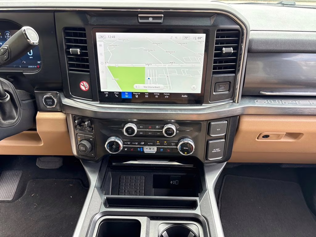 2026 Oxford White Ford Super Duty F-250 SRW Lariat 4X4 Truck