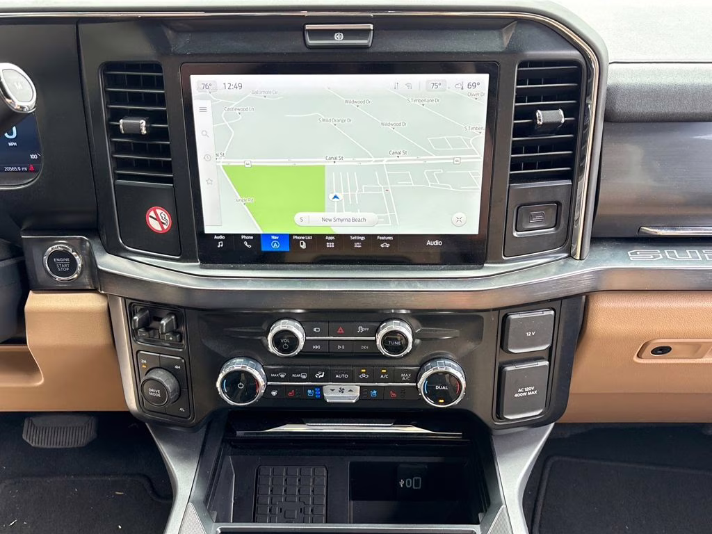 2026 Oxford White Ford Super Duty F-250 SRW Lariat 4X4 Truck