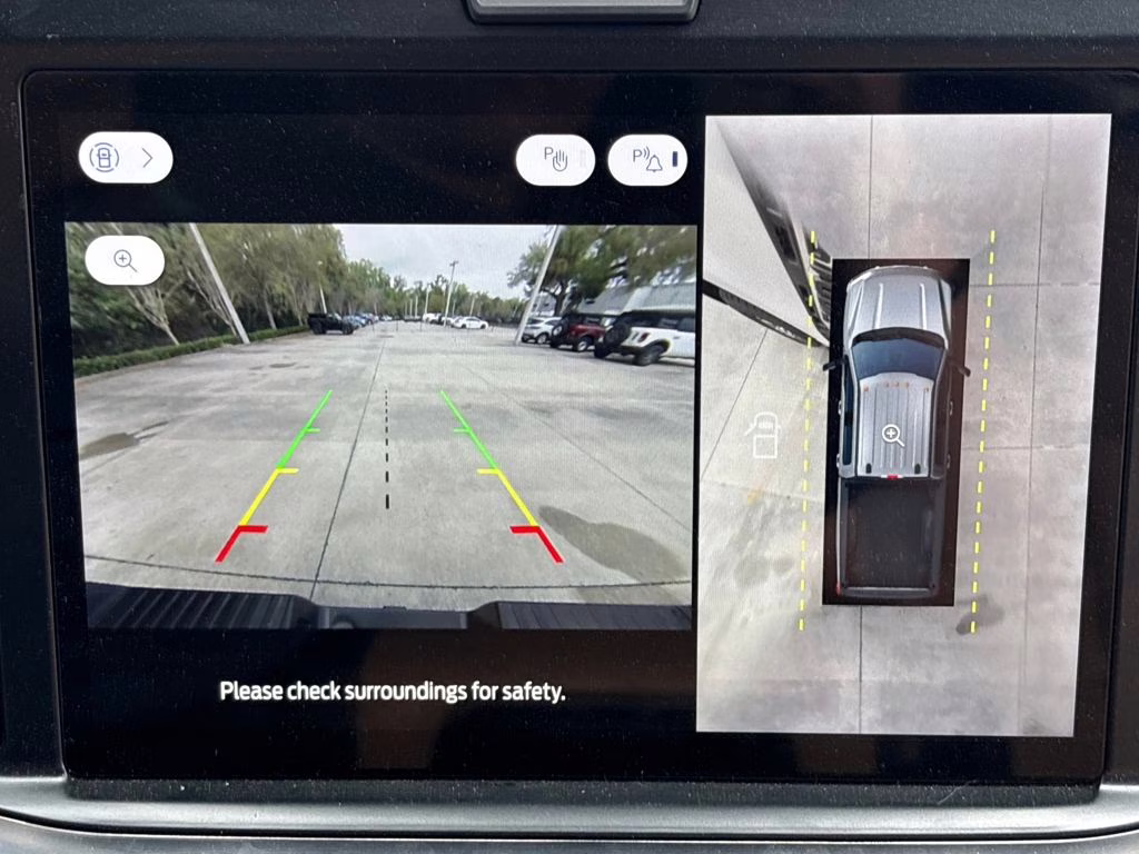 2026 Oxford White Ford Super Duty F-250 SRW Lariat 4X4 Truck