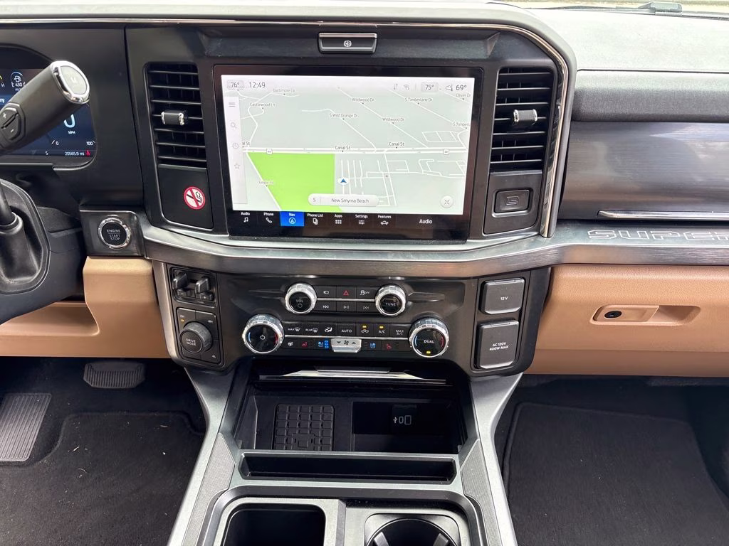 2026 Oxford White Ford Super Duty F-250 SRW Lariat 4X4 Truck