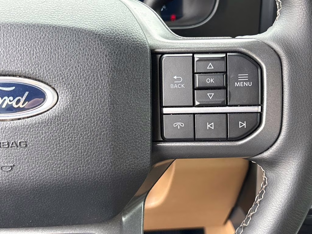 2026 Oxford White Ford Super Duty F-250 SRW Lariat 4X4 Truck