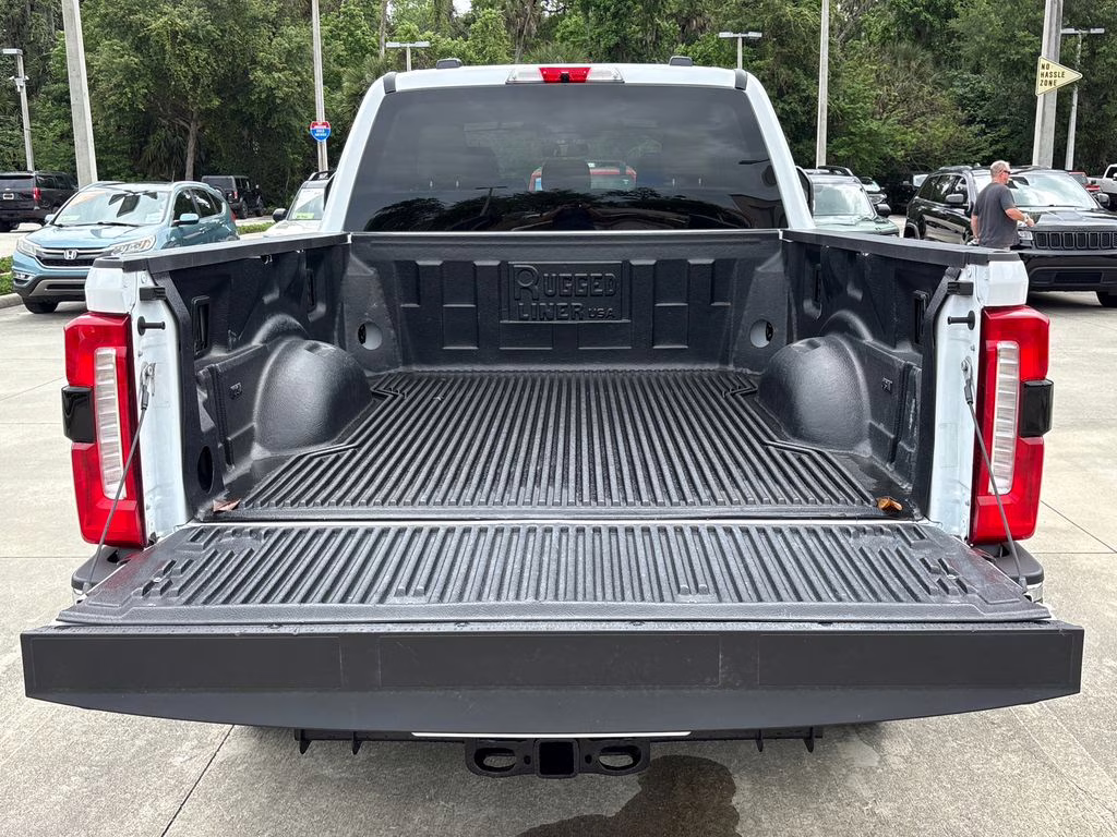2026 Oxford White Ford Super Duty F-250 SRW Lariat 4X4 Truck