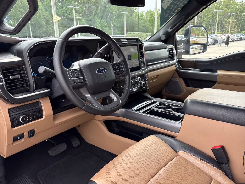 2026 Oxford White Ford Super Duty F-250 SRW Lariat 4X4 Truck