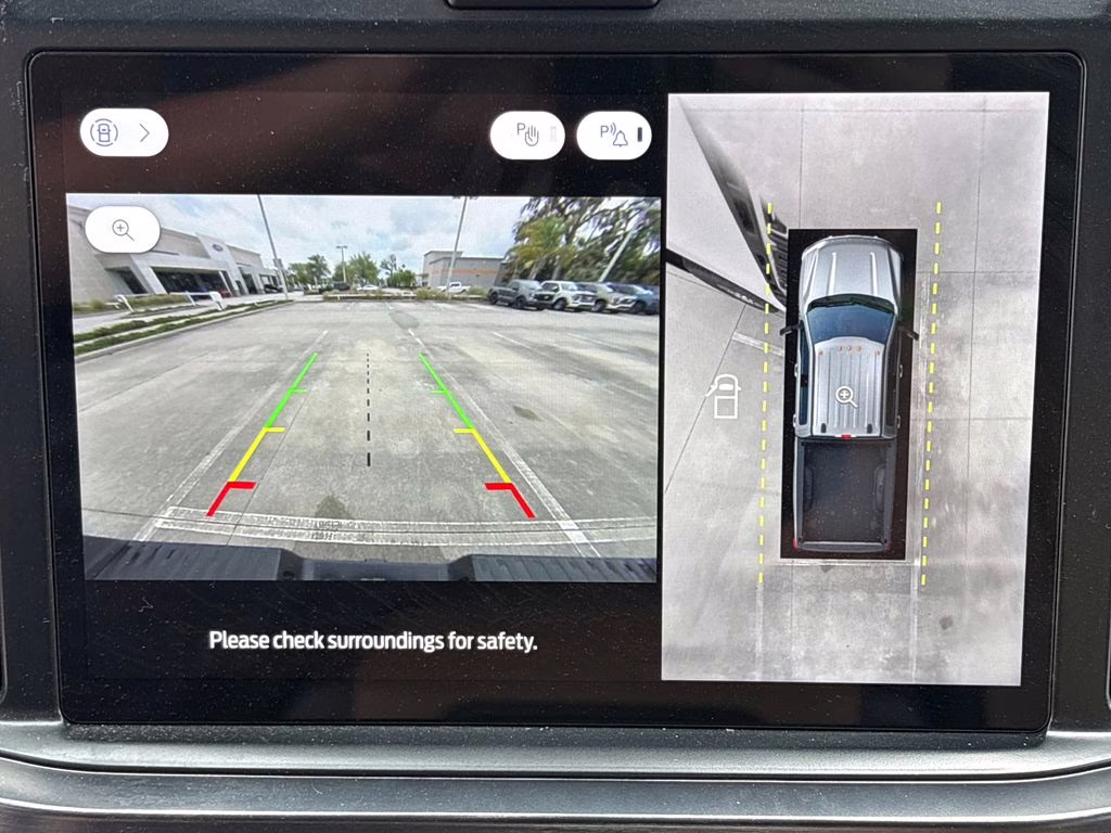 2026 Oxford White Ford Super Duty F-250 SRW Lariat 4X4 Truck