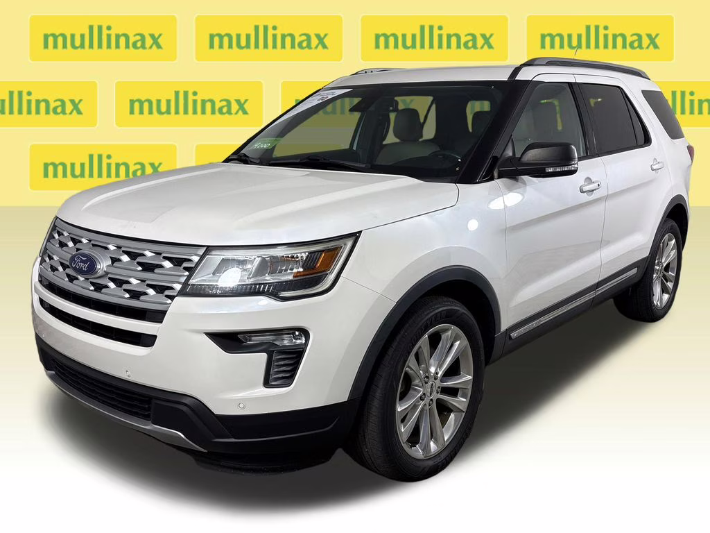2019 White Platinum Clearcoat Metallic Ford Explorer XLT 4X4 SUV