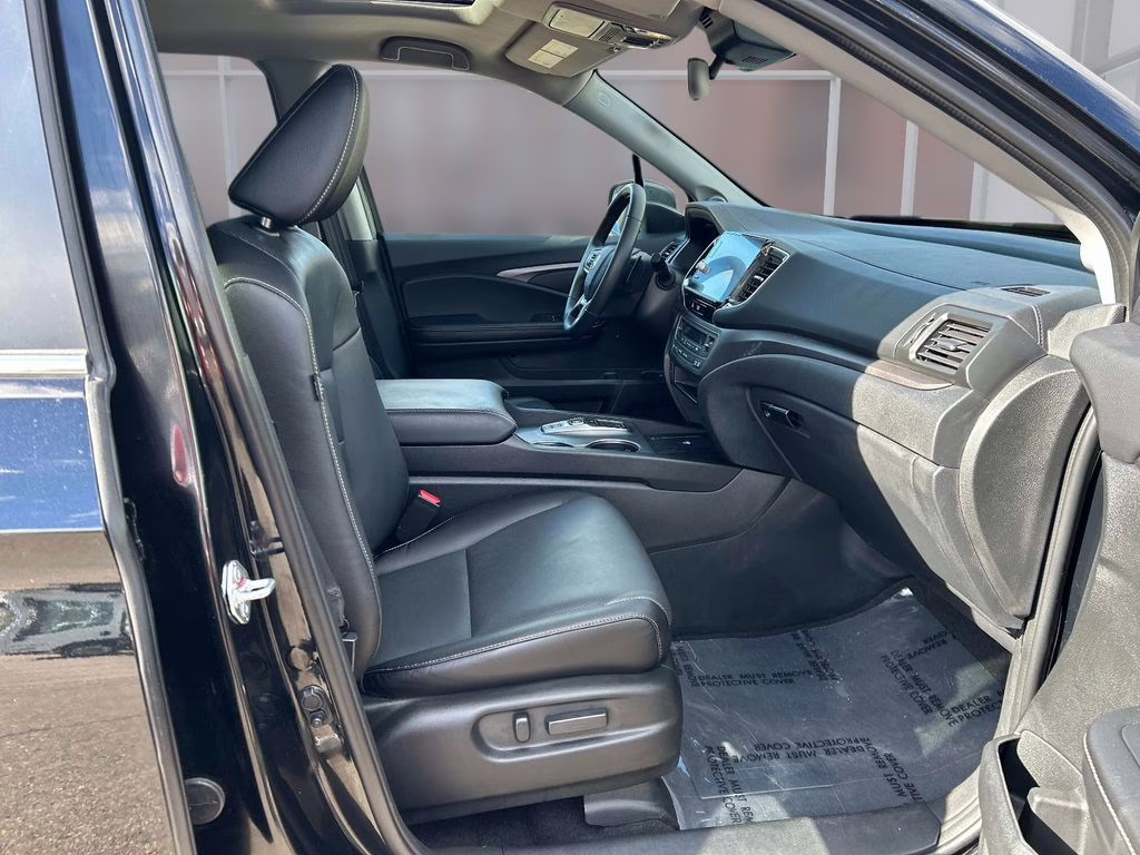 2025 Black Honda Ridgeline RTL AWD Truck