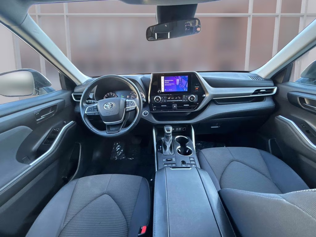 2024 Celestial Silver Metallic Toyota Highlander LE AWD SUV