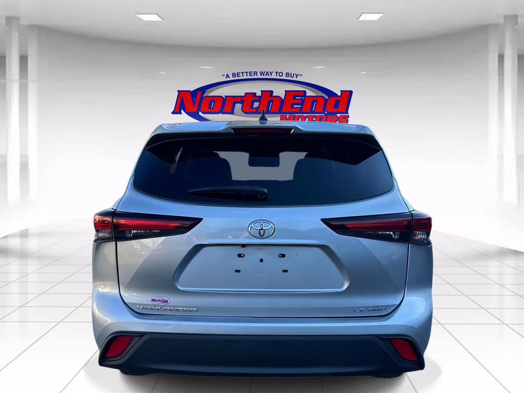 2024 Celestial Silver Metallic Toyota Highlander LE AWD SUV