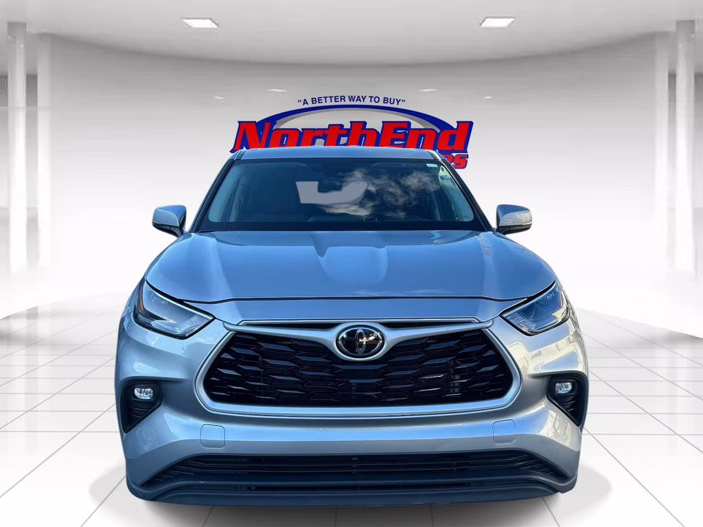 2024 Celestial Silver Metallic Toyota Highlander LE AWD SUV