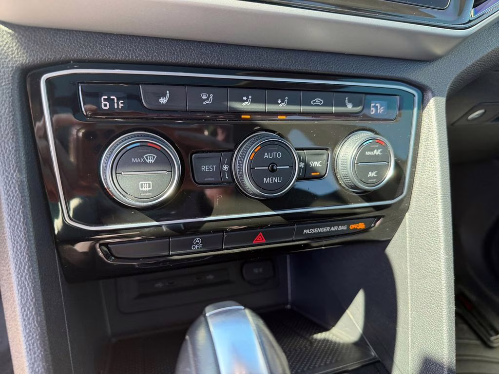 2021 Pyrite Silver Metallic Volkswagen Atlas SEL AWD SUV