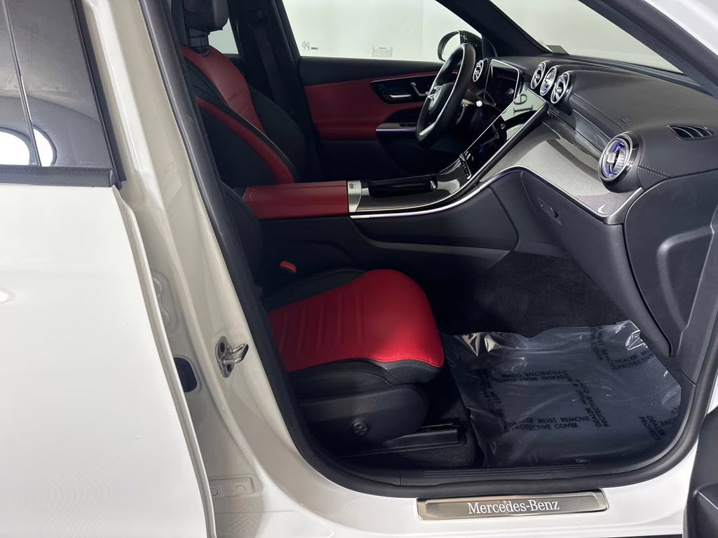 2025 Polar White Mercedes-Benz GLC GLC 300 AWD SUV