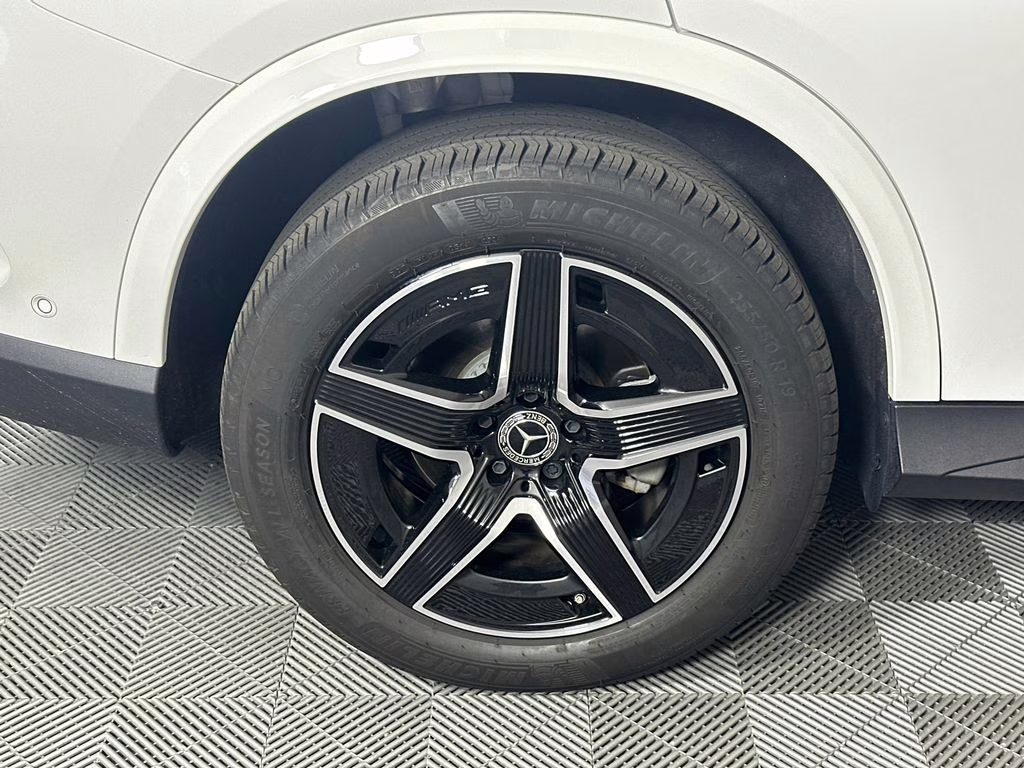 2025 Polar White Mercedes-Benz GLC GLC 300 AWD SUV