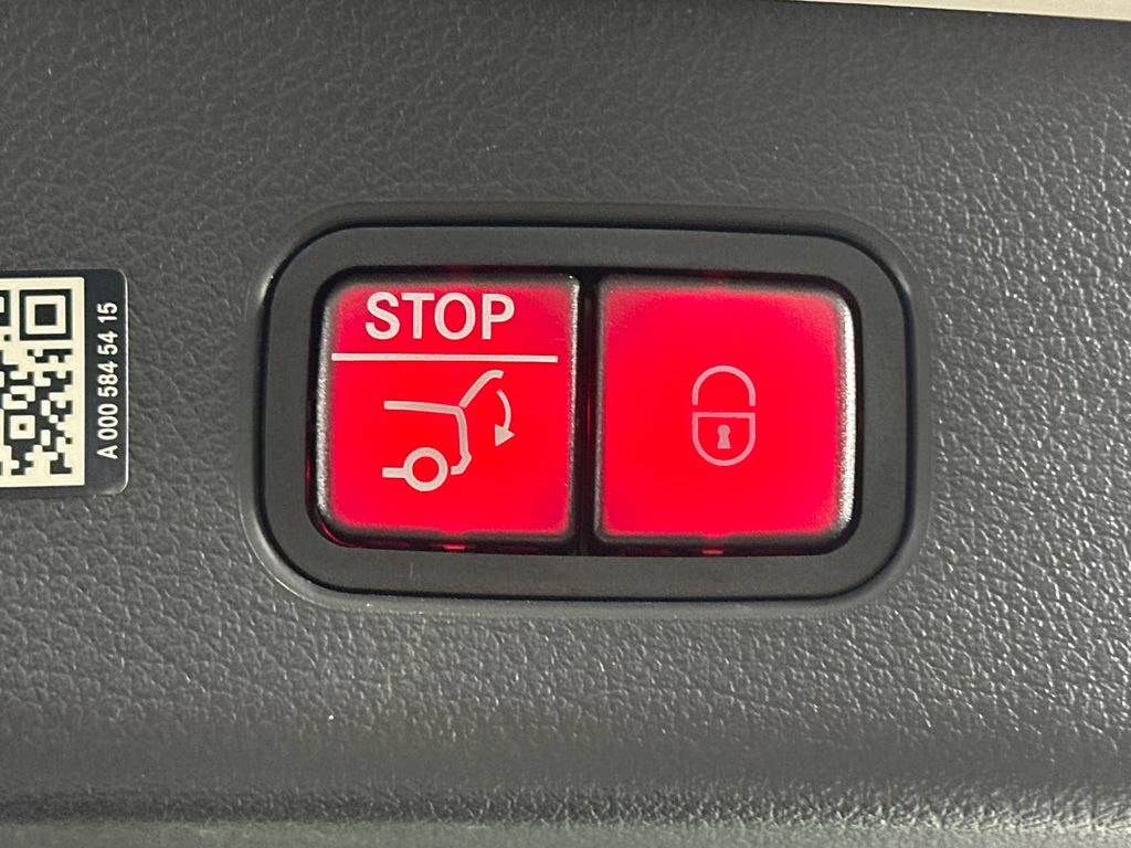 2025 Polar White Mercedes-Benz GLC GLC 300 AWD SUV