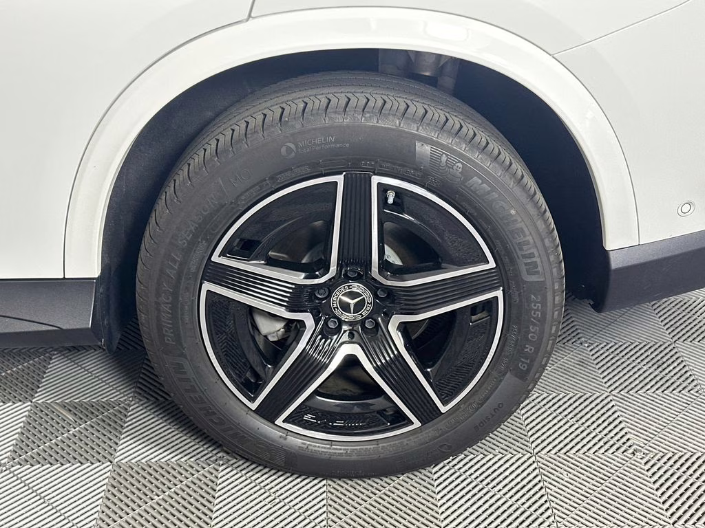 2025 Polar White Mercedes-Benz GLC GLC 300 AWD SUV