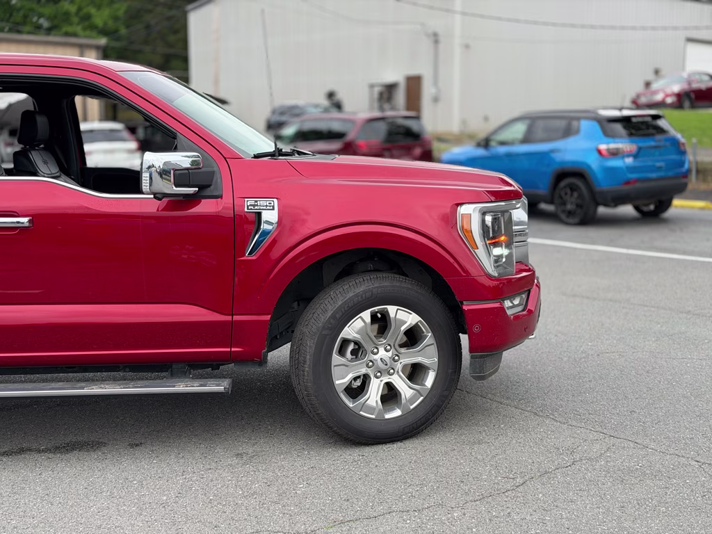 2022 Rapid Red Metallic Tinted Clearcoat Ford F-150 Platinum 4X4 Truck