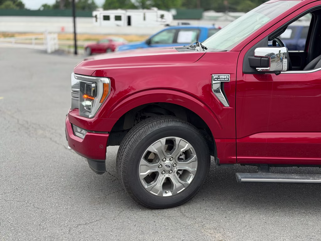 2022 Rapid Red Metallic Tinted Clearcoat Ford F-150 Platinum 4X4 Truck