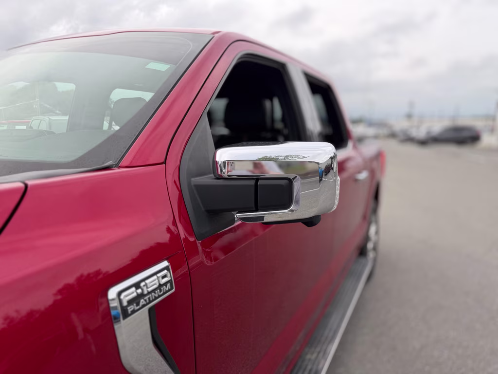 2022 Rapid Red Metallic Tinted Clearcoat Ford F-150 Platinum 4X4 Truck