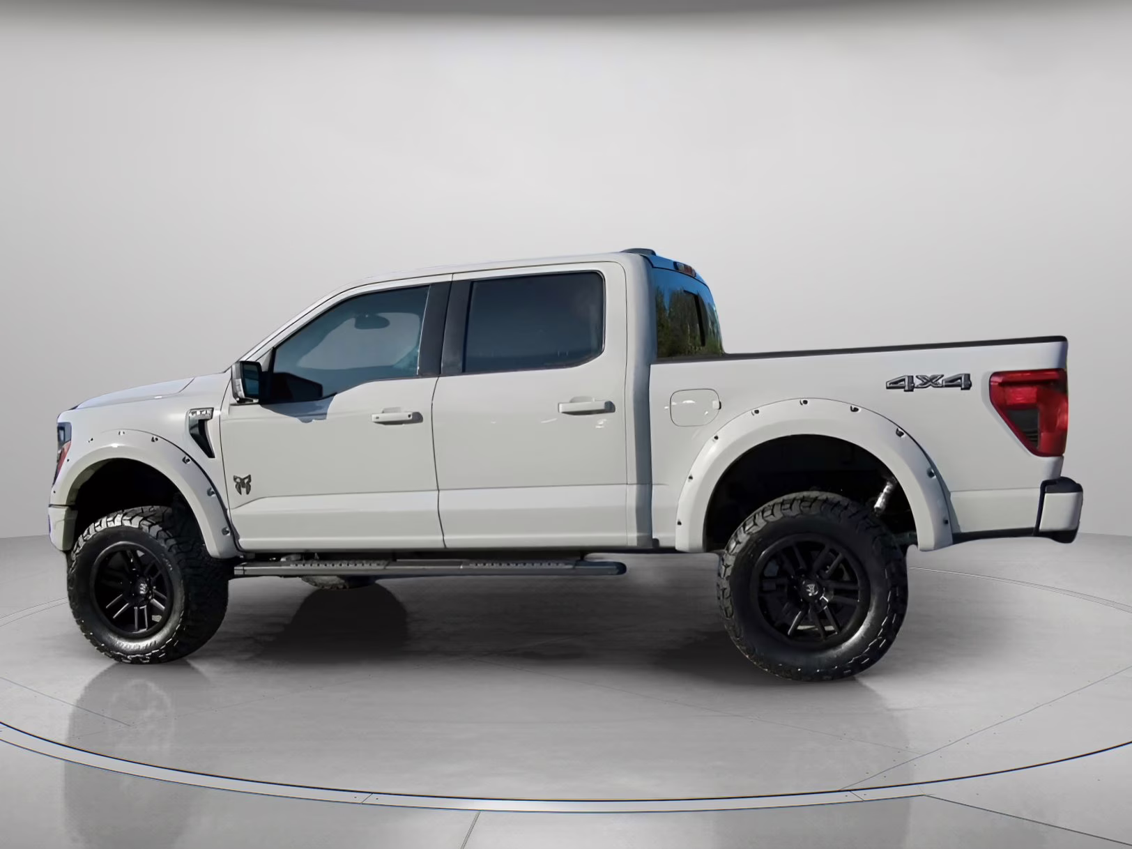 2026 Avalanche Ford F-150 XLT Crew Cab Pickup 4X4 Truck