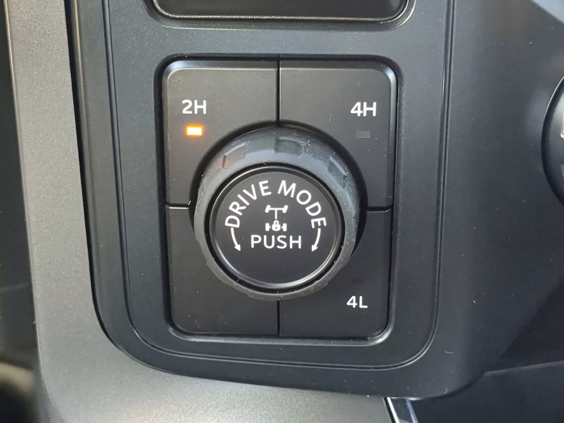 2026 Avalanche Ford F-150 XLT Crew Cab Pickup 4X4 Truck