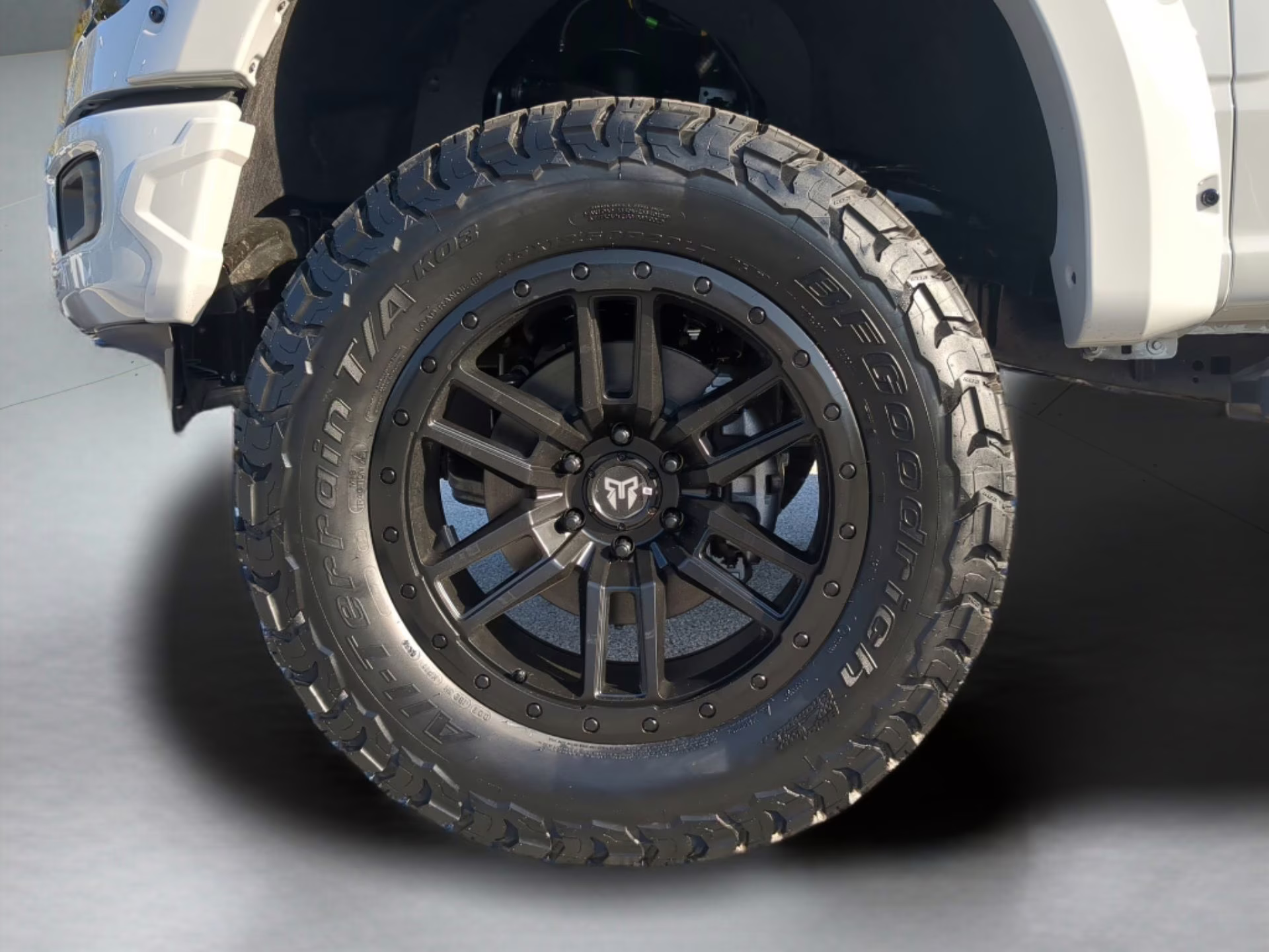 2026 Avalanche Ford F-150 XLT Crew Cab Pickup 4X4 Truck