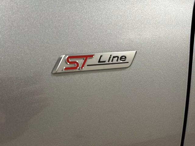 2024 Iconic Silver Metallic Ford Escape Hybrid ST-Line Elite AWD SUV