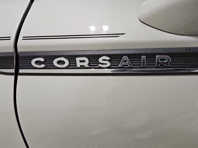 2024 Ceramic Pearl Metallic Tri-Coat Lincoln Corsair Premiere AWD SUV
