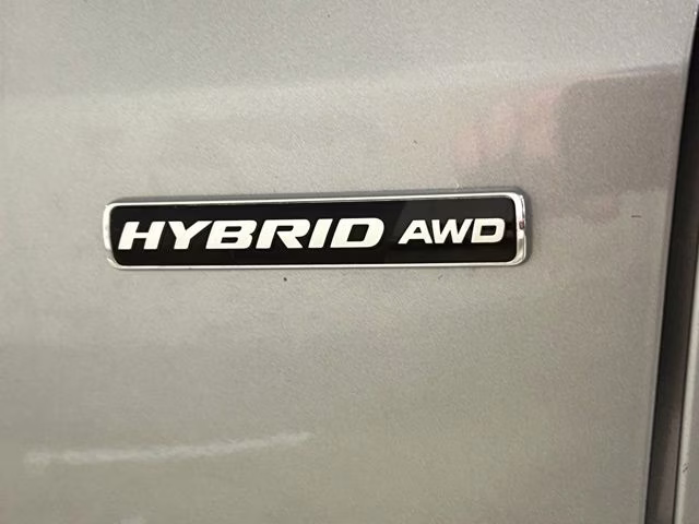 2024 Iconic Silver Metallic Ford Escape Hybrid ST-Line Elite AWD SUV