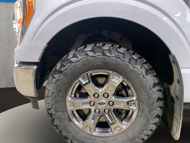 2021 Space White Metallic Ford F-150 XLT 4X4 Truck