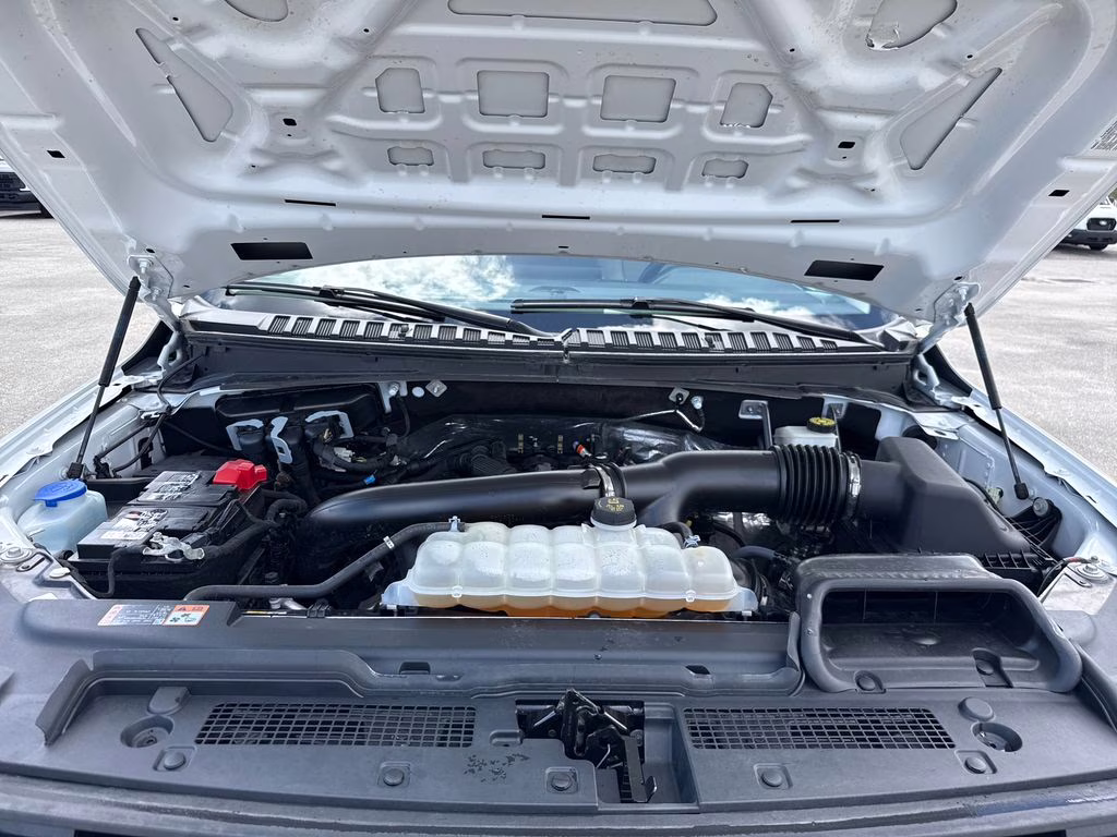 2024 Oxford White Ford Expedition Max XLT 4X4 SUV